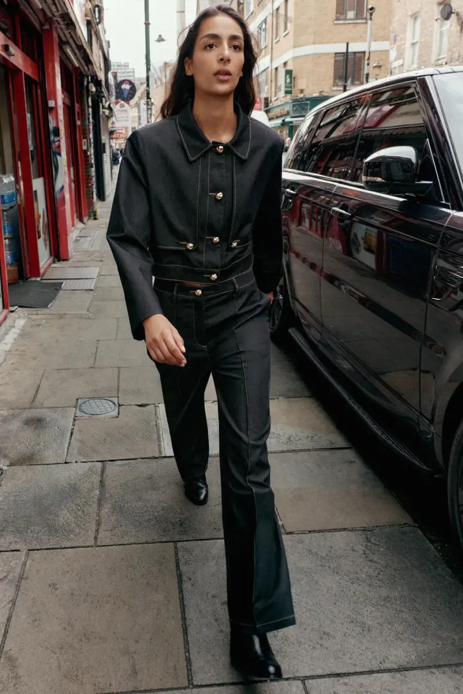 STRAIGHT TROUSERS WITH DART