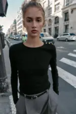 RIBBED T-SHIRT WITH BUTTONS