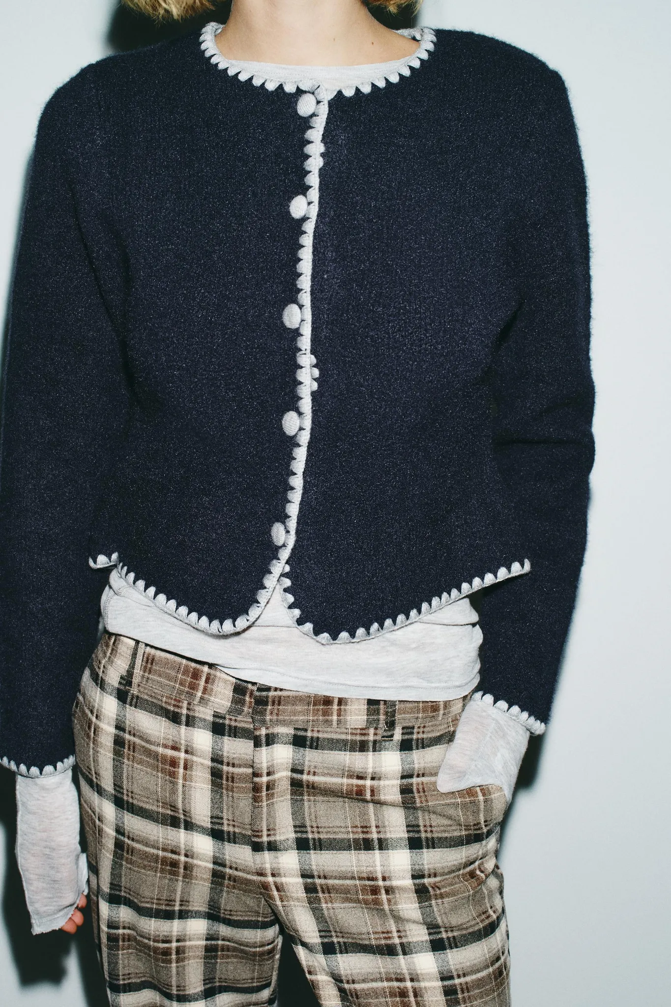 CONTRAST EMBROIDERED CARDIGAN