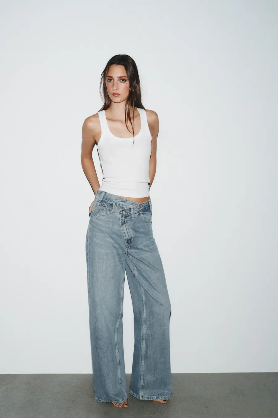 TRF WIDE-LEG HIGH-WAIST JEANS WITH CROSSOVER WAIST