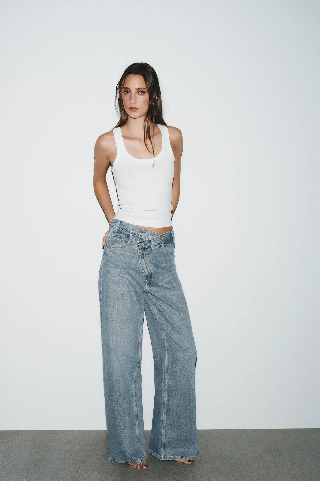 TRF WIDE-LEG HIGH-WAIST JEANS WITH CROSSOVER WAIST