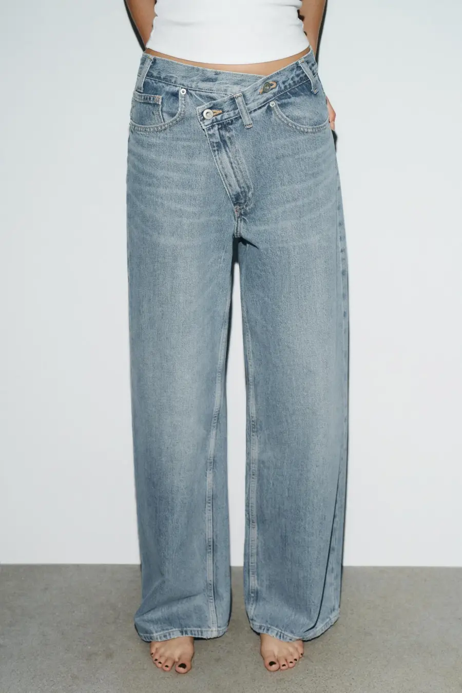 TRF WIDE-LEG HIGH-WAIST JEANS WITH CROSSOVER WAIST