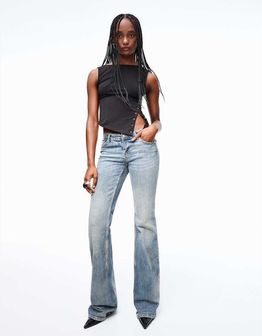 Low waist boot-cut jeans