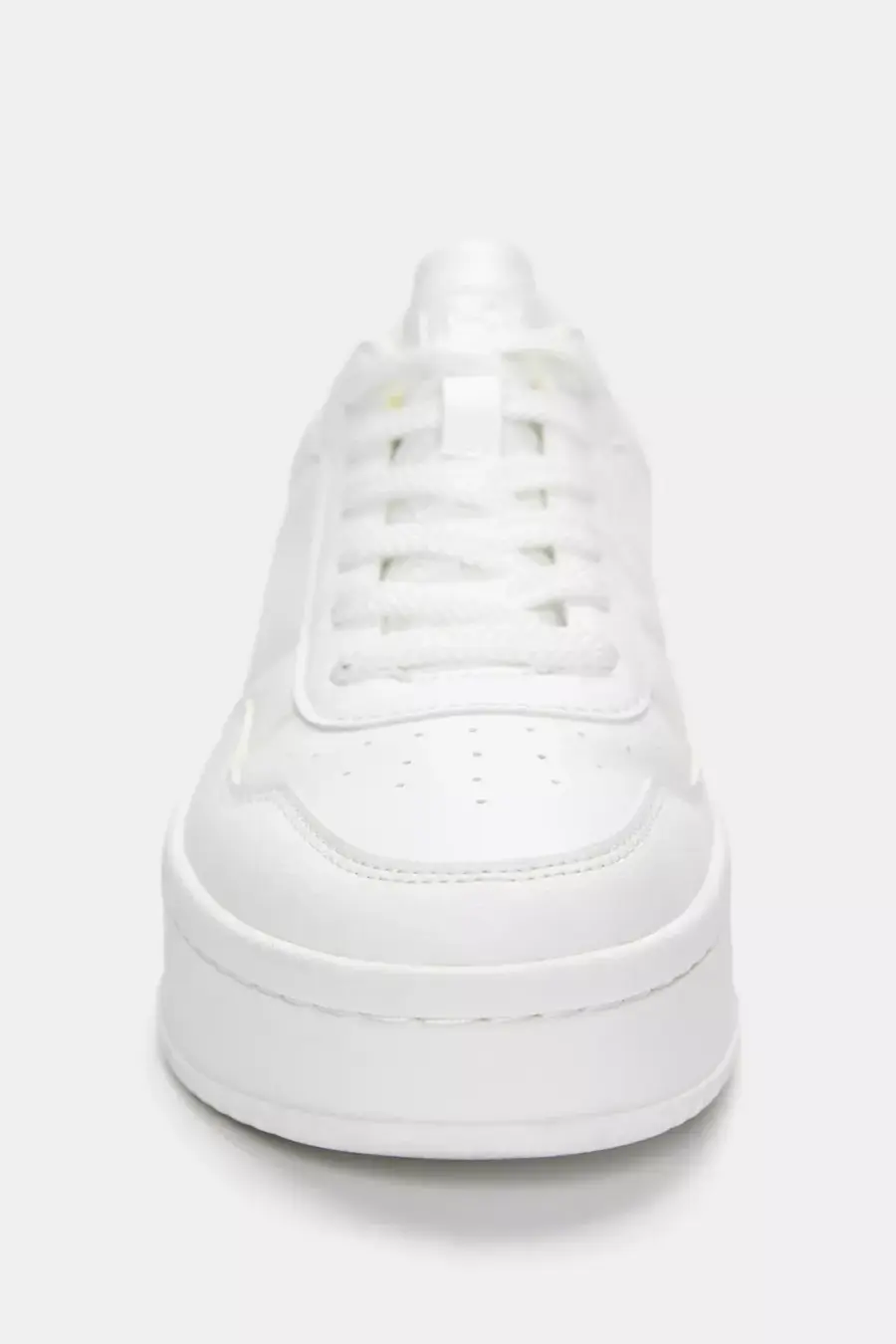 Sneakers with thick sole