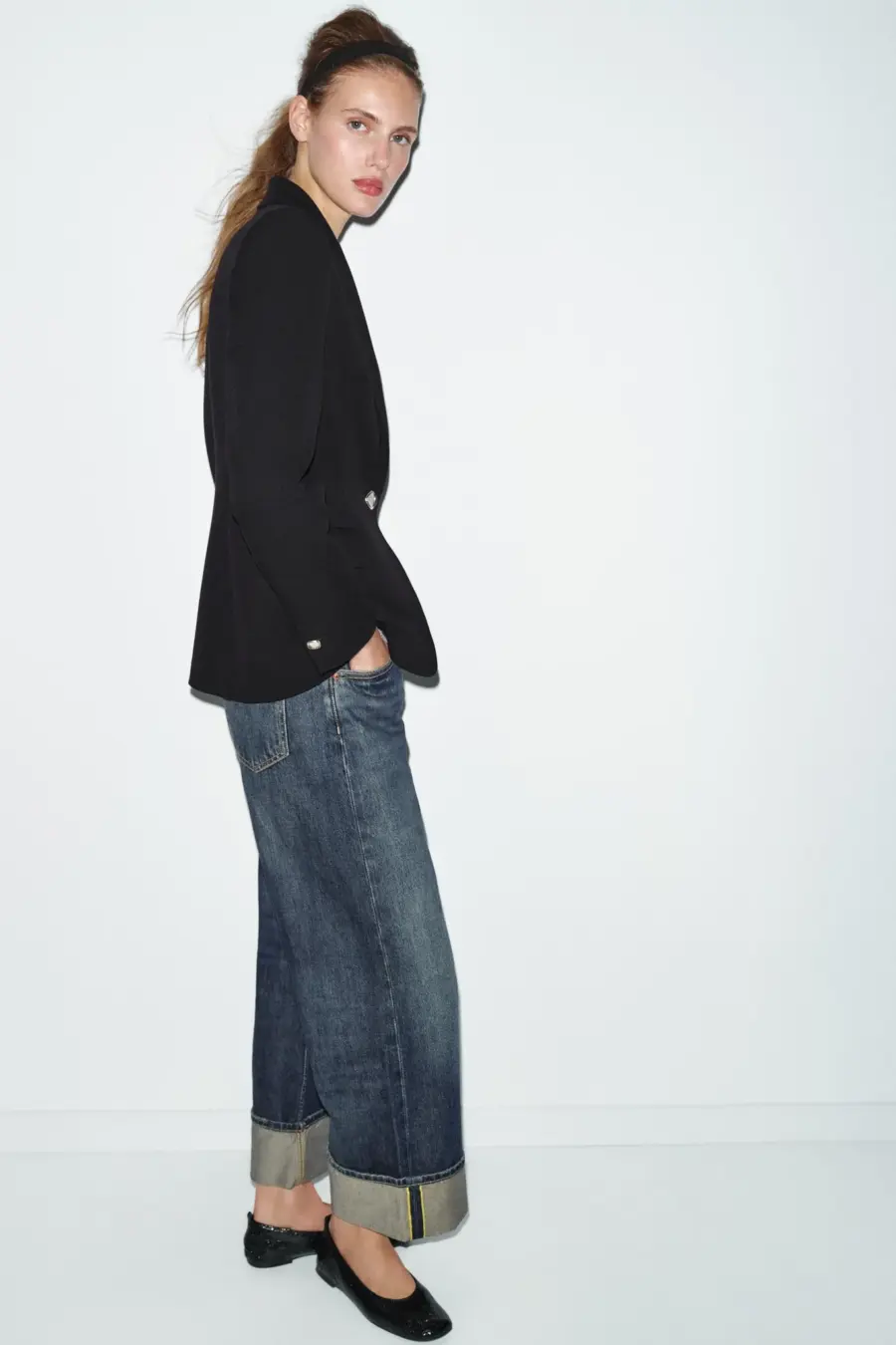 FITTED BLAZER WITH SHOULDER PADS