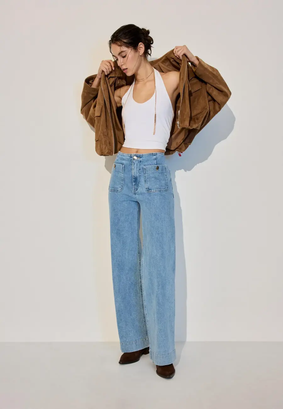 D77 Minimalist jeans with pockets