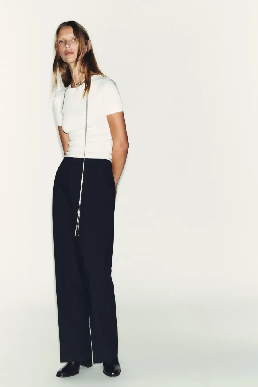 MINIMALIST SHORT SLEEVE T-SHIRT