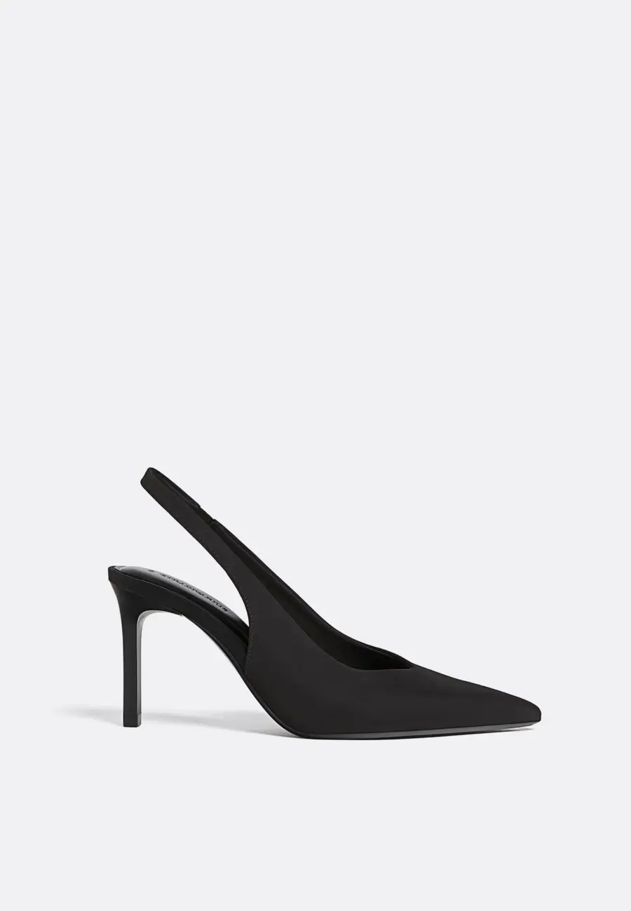 Basic slingback shoes