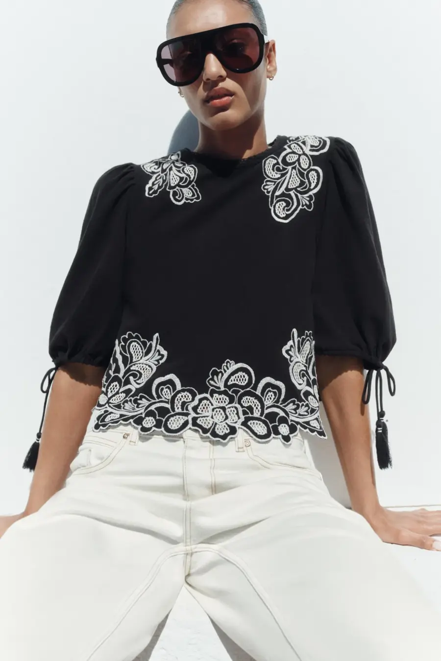 PUFF SLEEVE EMBROIDERED BLOUSE