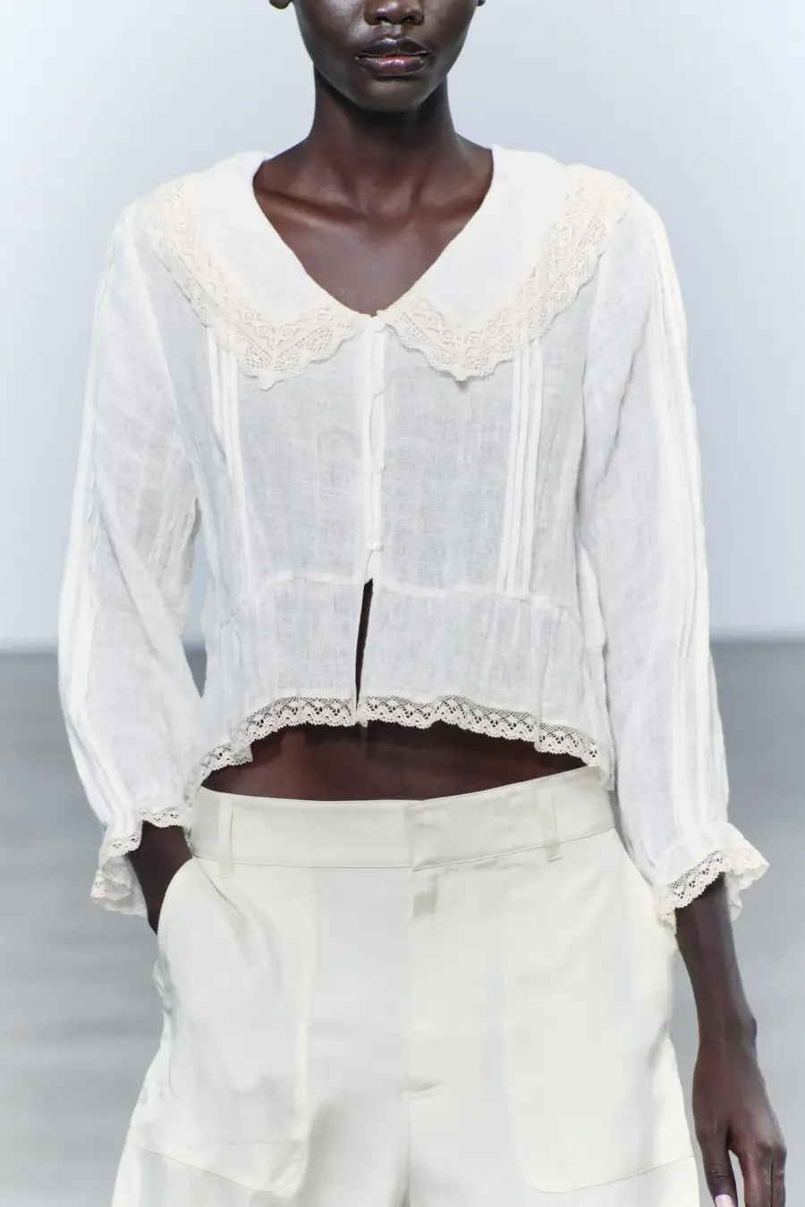 ZV COLLECTION ROMANTIC PATCH ZHIYAKLI BLOUSE