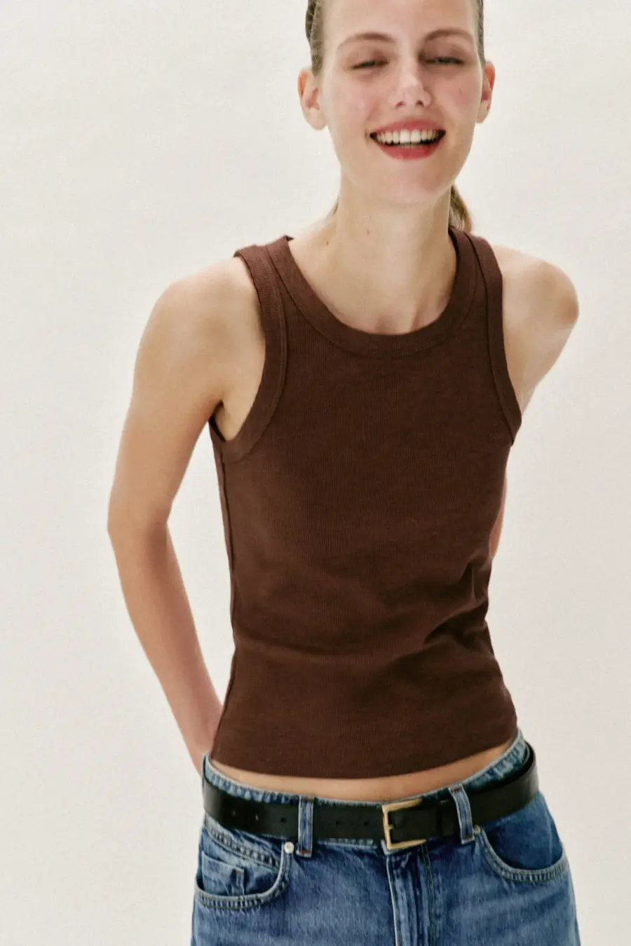 RIBBED SLEEVELESS TOP