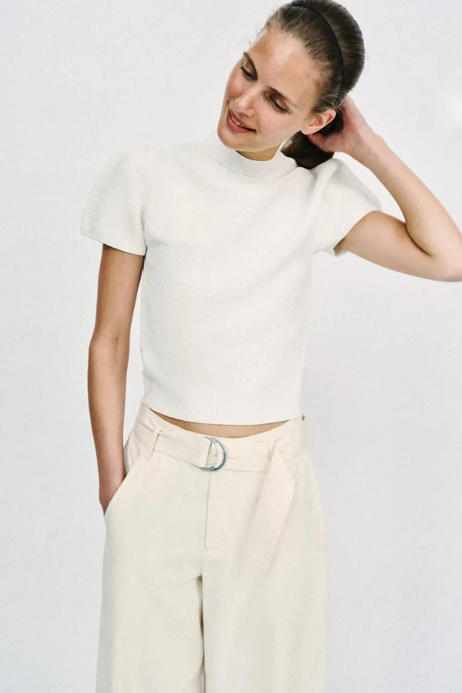 PUFF SLEEVE KNIT TOP