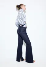 D74 Flared jeans with slit