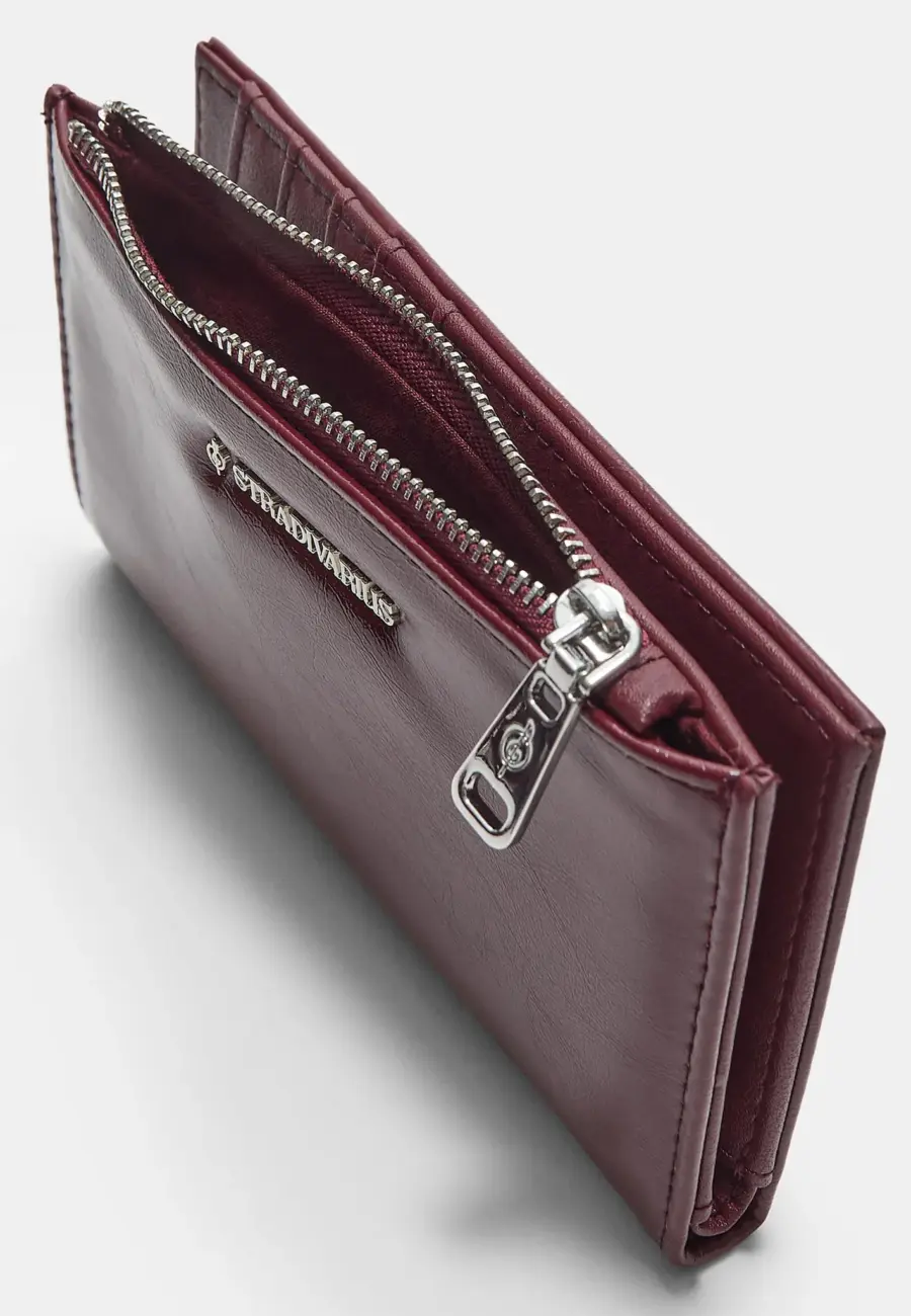 Basic zip-up purse