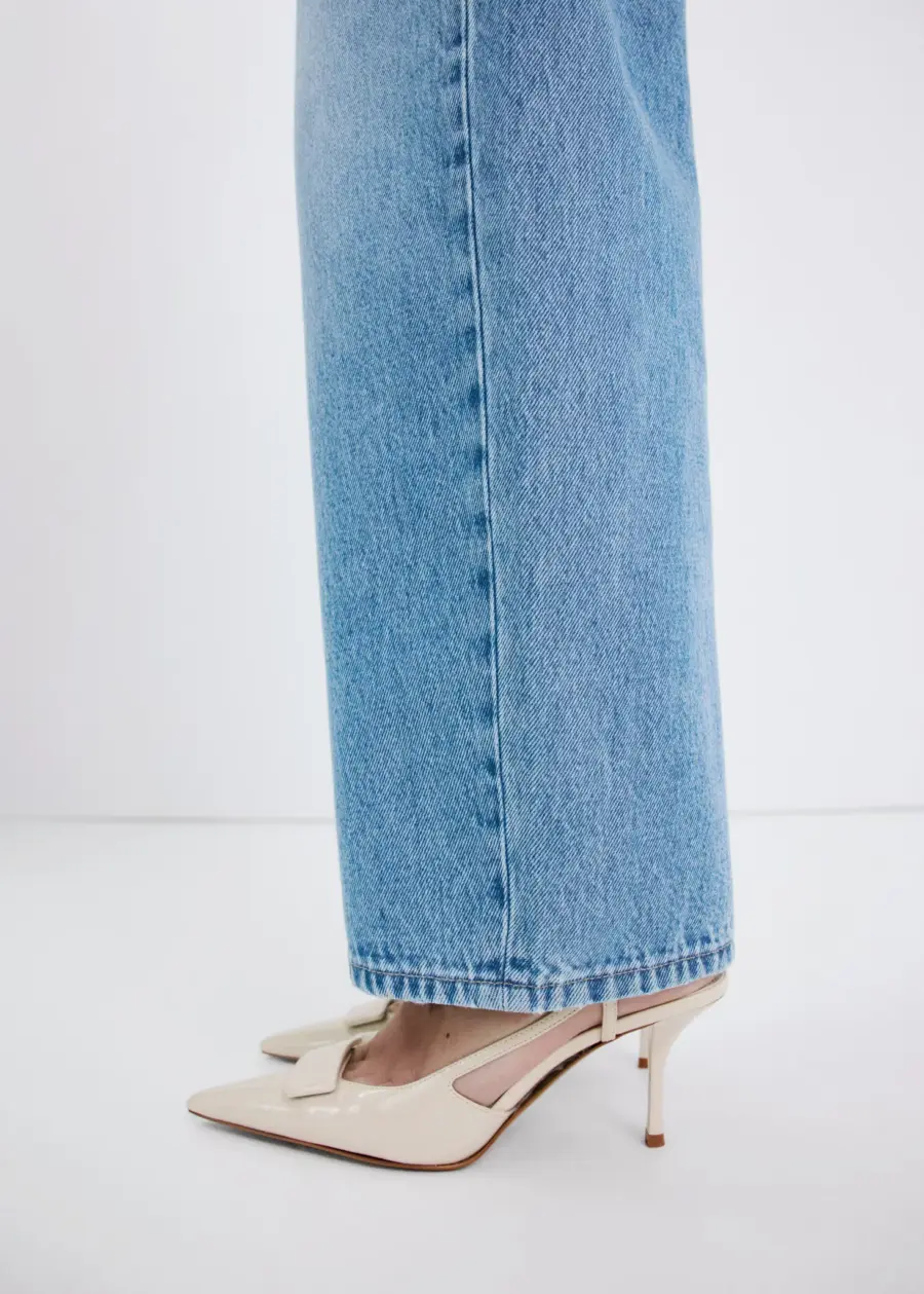 Patent heeled shoes
