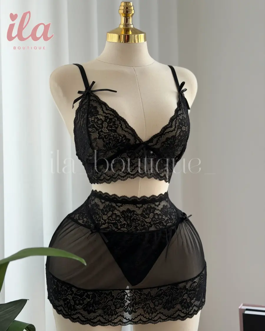 لانجري 3 قطع دانتيل اسود ( SKIRT + BRA + THONG )