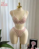 داخلي ابيض قلوب احمر شفاف