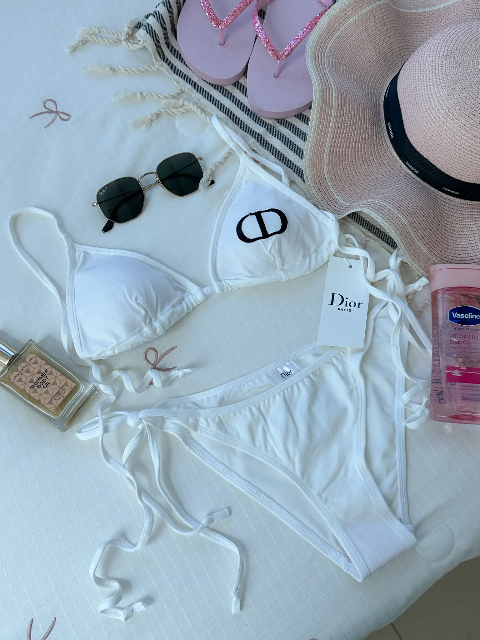 بكيني DIOR ابيض مختوم بالكامل