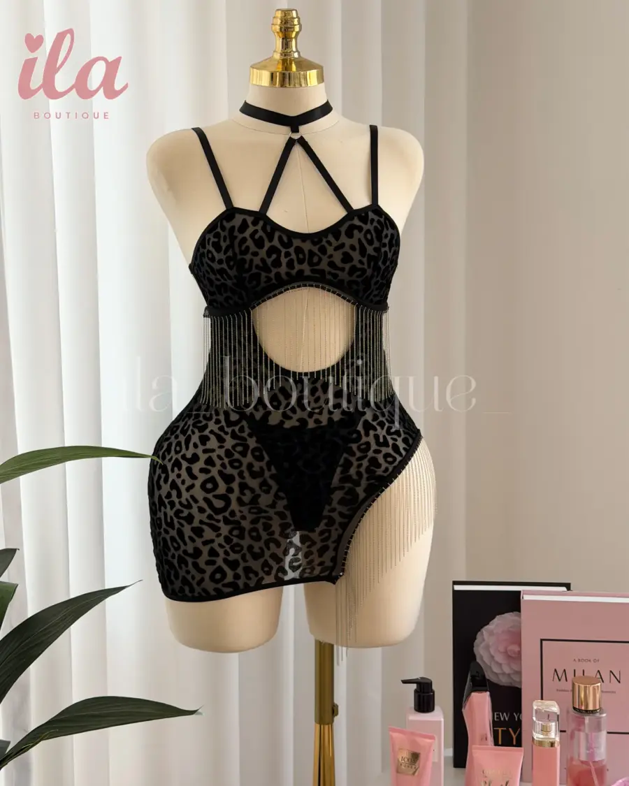 فستان اسود سترس فضي مخمل