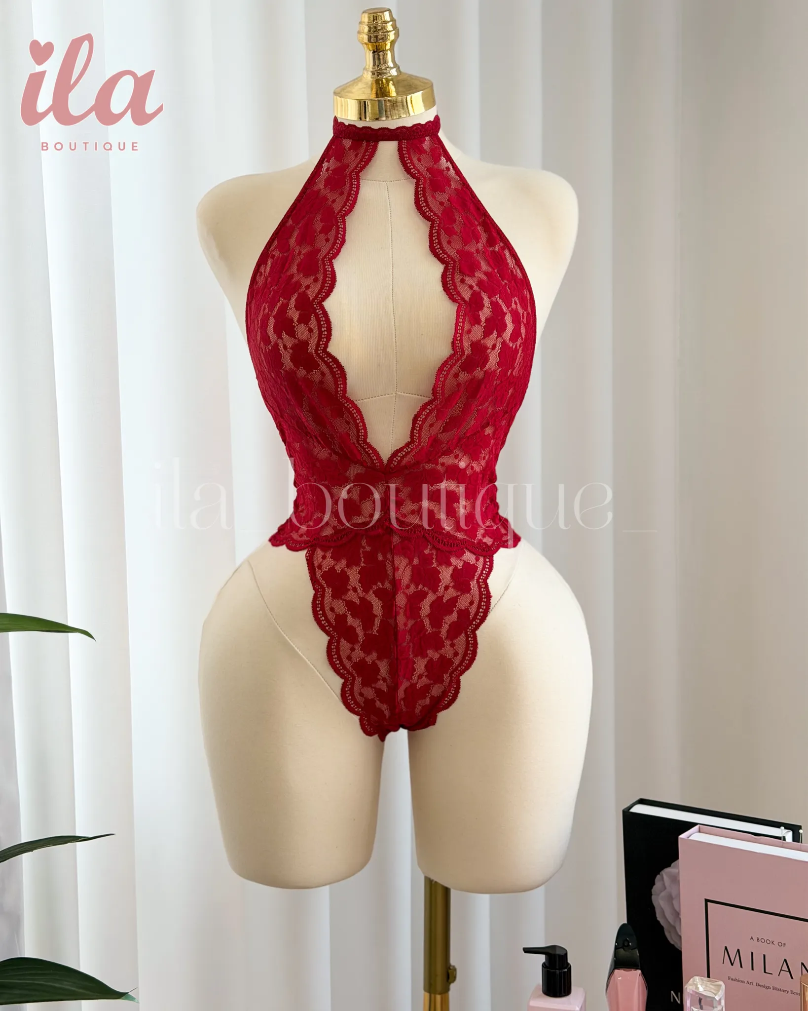 بودي سوت دانتيل احمر