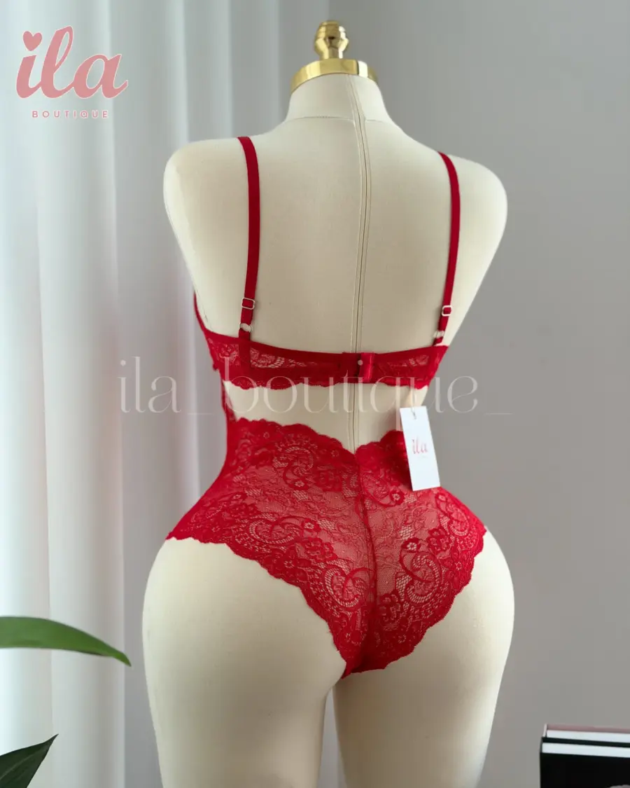 بودي سوت احمر بوش