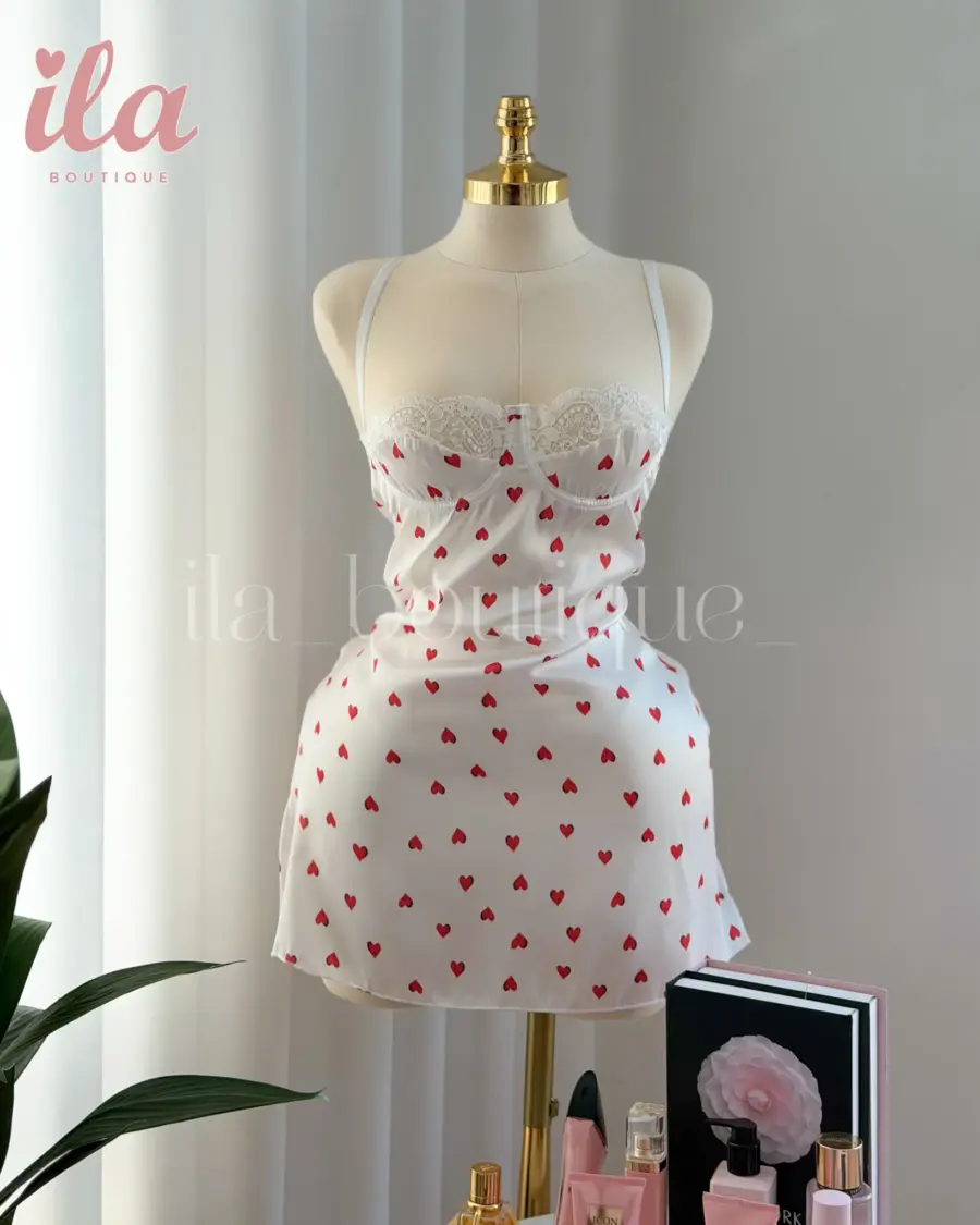 فستان ستان ابيض قلوب
