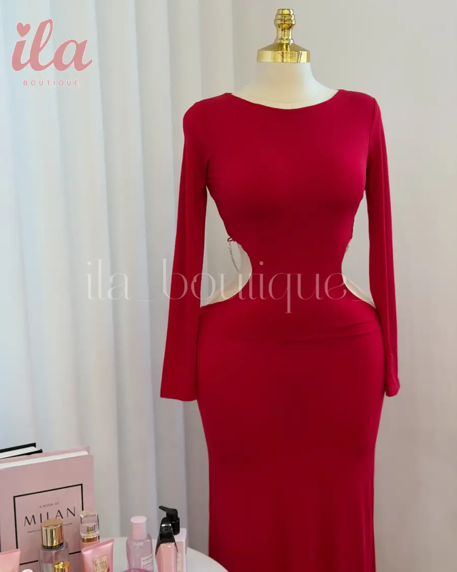 فستان احمر طويل