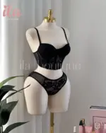 داخلي كورسيه اسود بلمع دانتيل