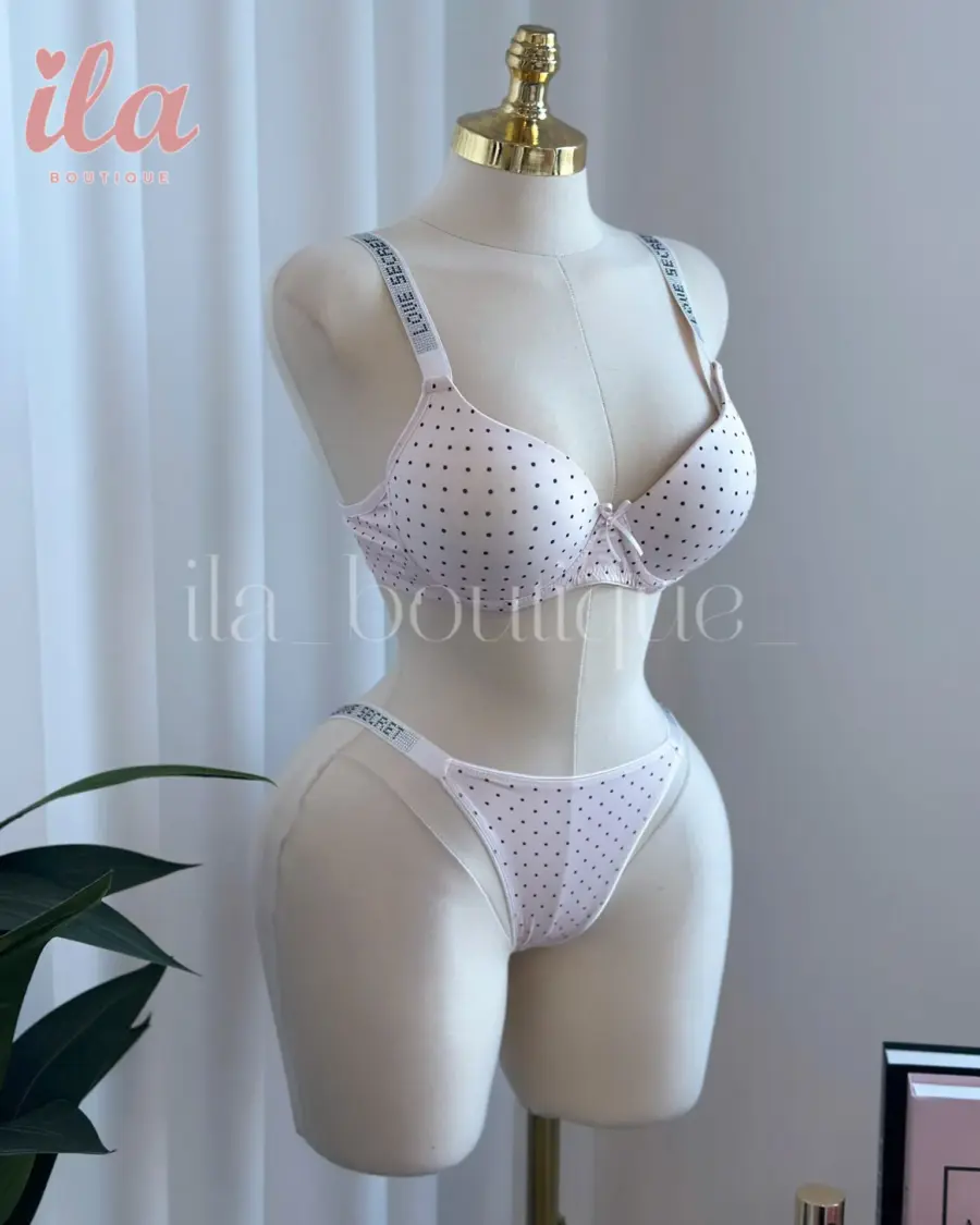 داخلي زهري منقط اسود قطعتين