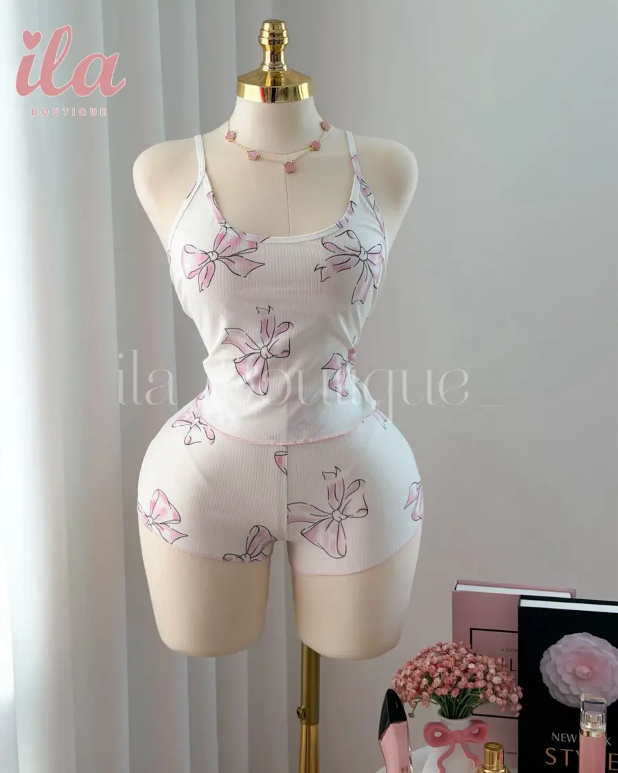 بيجاما ابيض فيونكات موف توب و شورت