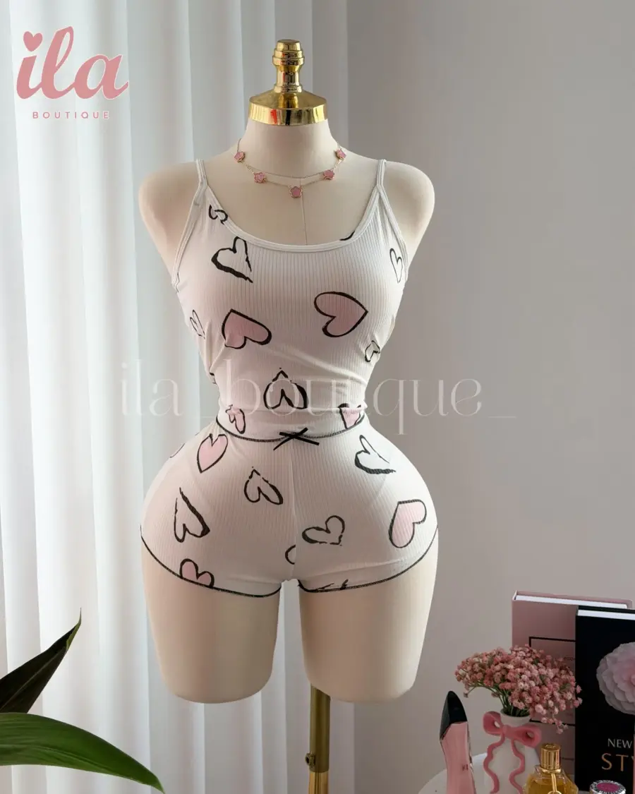 بيجاما ابيض قلوب بيتش توب و شورت