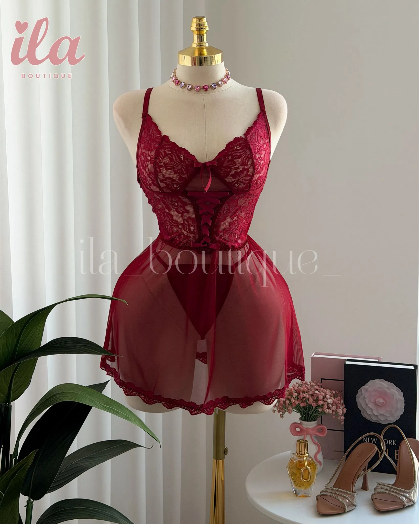 فستان برغندي قصة كورسيه تول و دانتيل مع اندروير