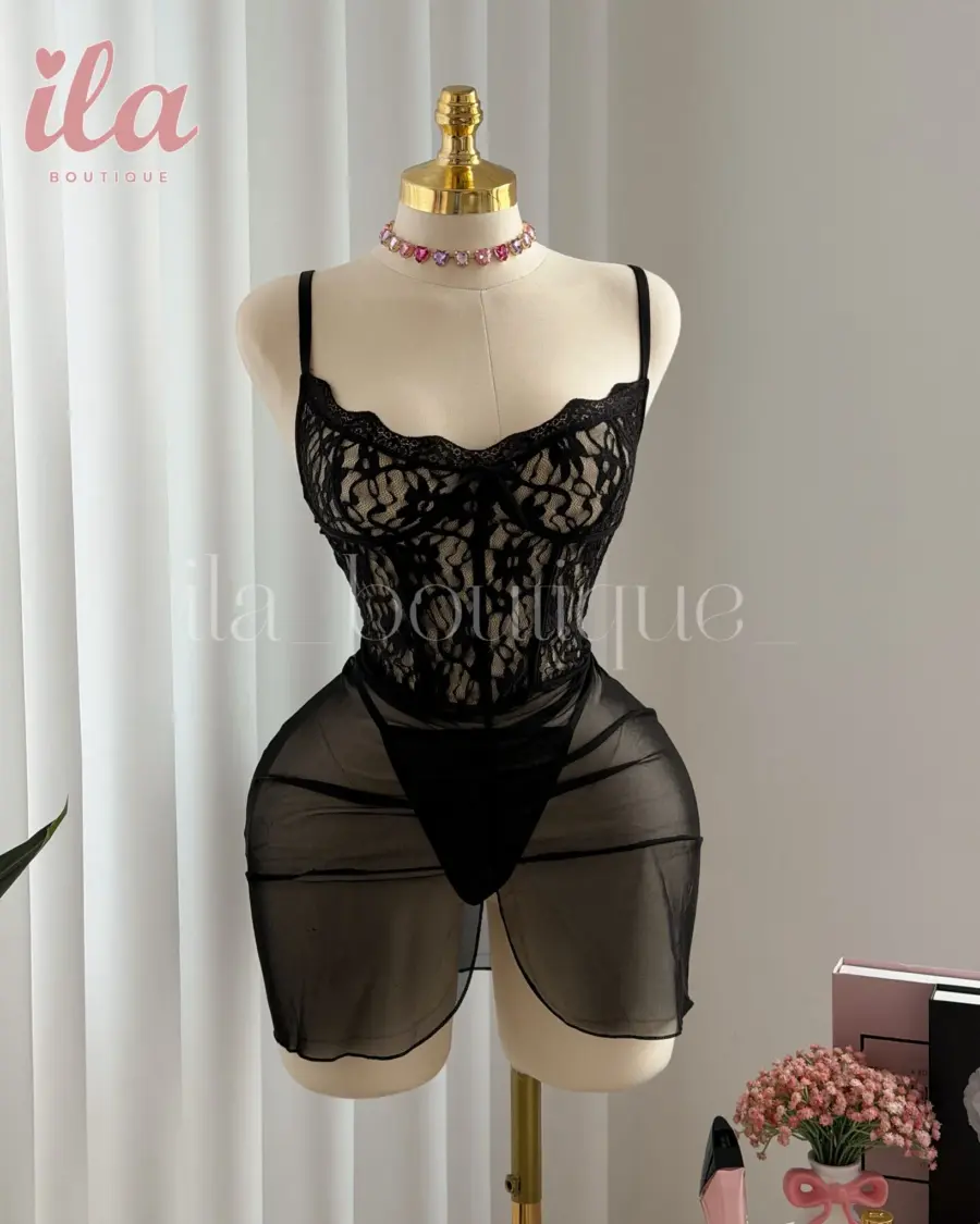 فستان اسود دانتيل و تول لرسم الخصر و الحوض