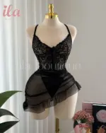 فستان اسود زم قماش تول و دانتيل على قد الجسم