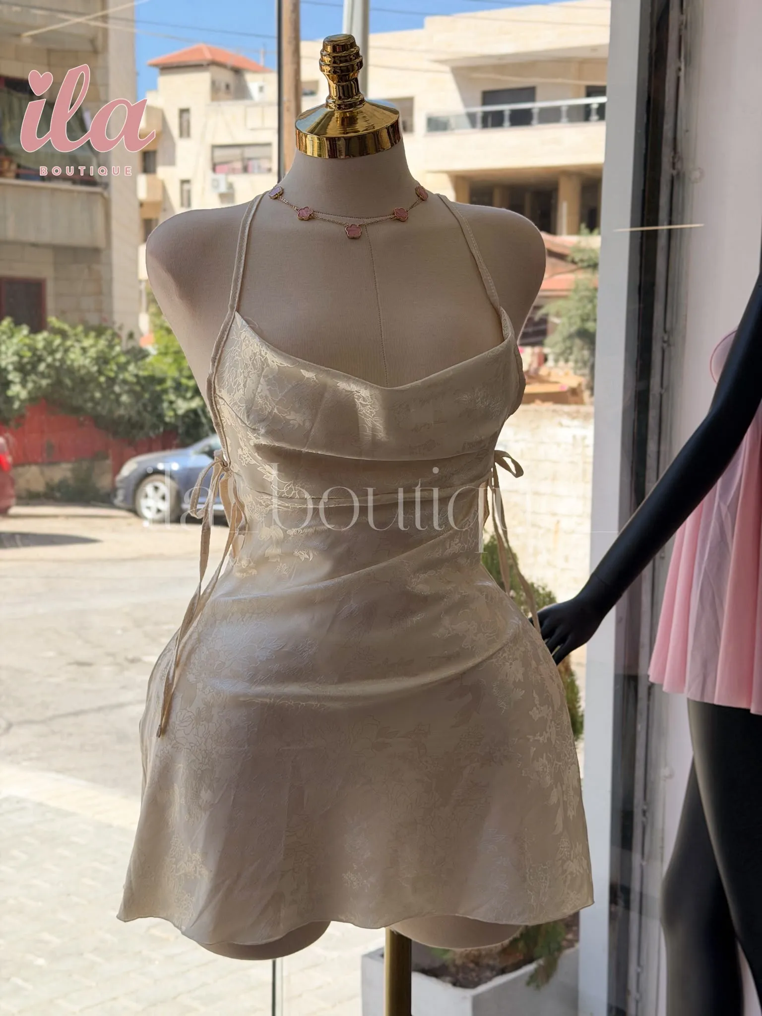 فستان نوم ابيض مع اندروير