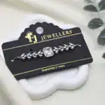 سوار الكريستال المربع مع لمسات أوراق الشجر