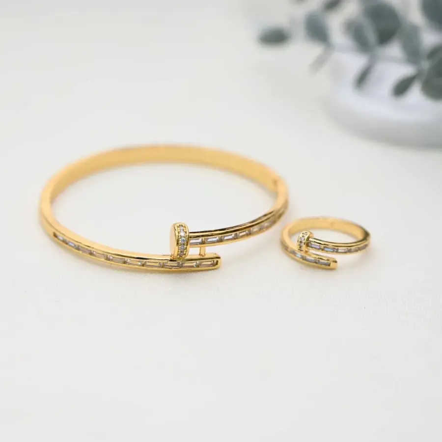 طقم جوست أون كلو (المسمار)