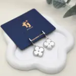 أقراط الفضة المتدلية  شكل زهرة برسيم رباعية الأوراق