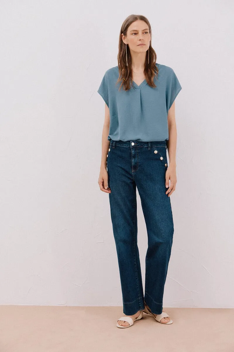 Buttons pants