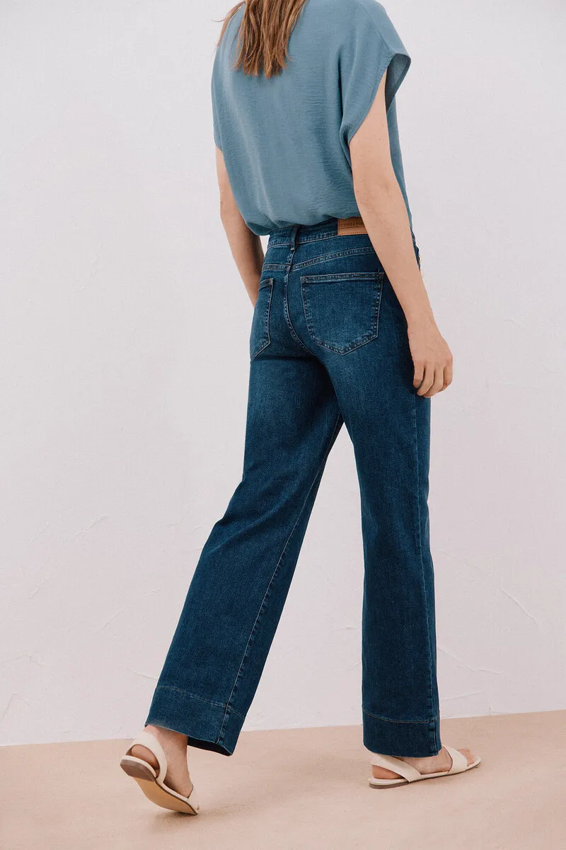 Buttons pants