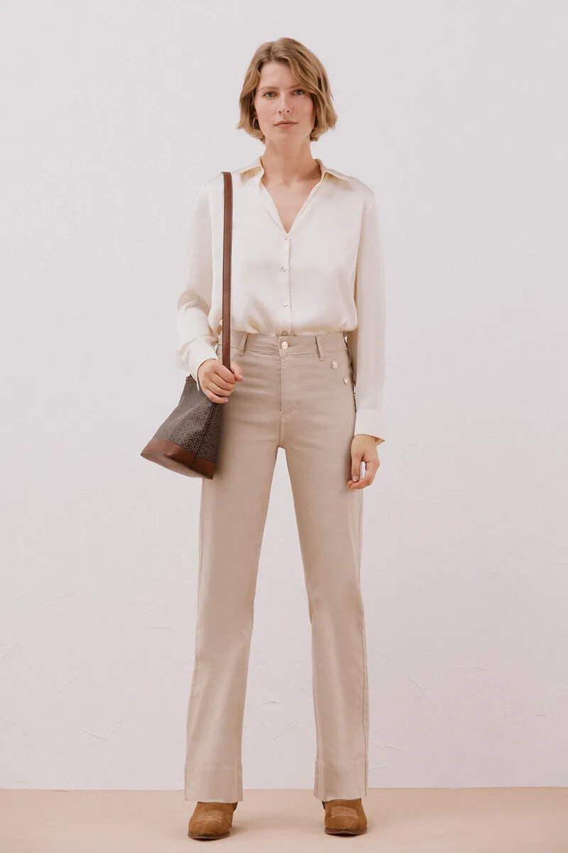 Buttons pants