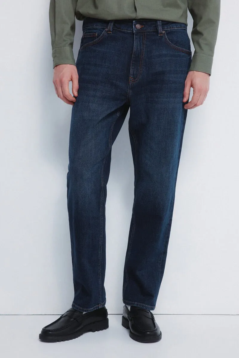 Dark wash straight fit jeans