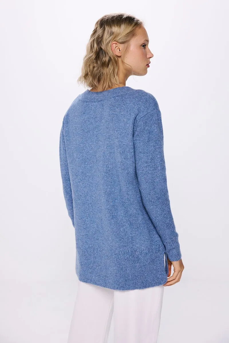V-neck sweater with braids