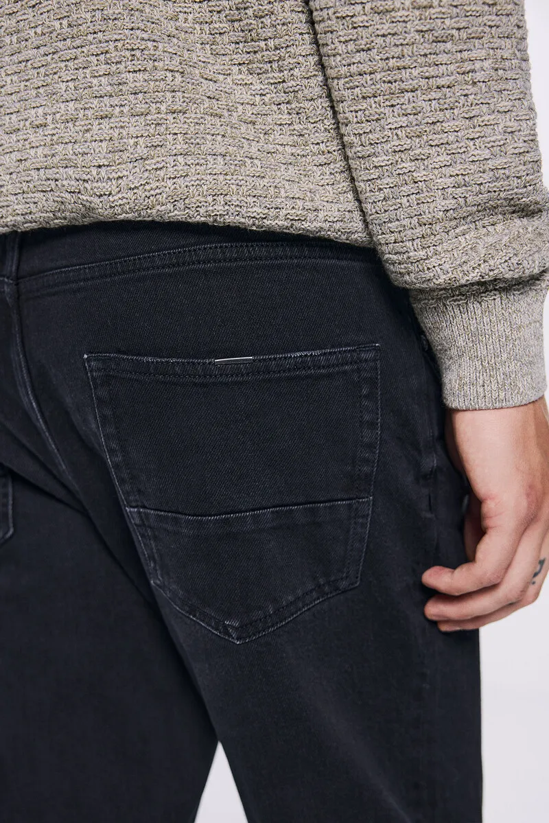 regular fit jeans