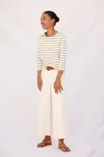 Basic T-shirt with gold buttons