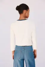 Basic T-shirt with gold buttons