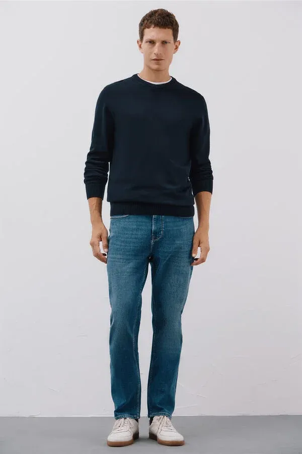 Fine knit cotton round neck sweater