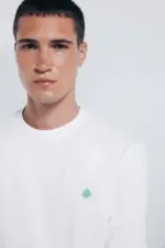 Basic long-sleeved T-shirt with a soft finish