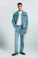 Basic long-sleeved T-shirt with a soft finish