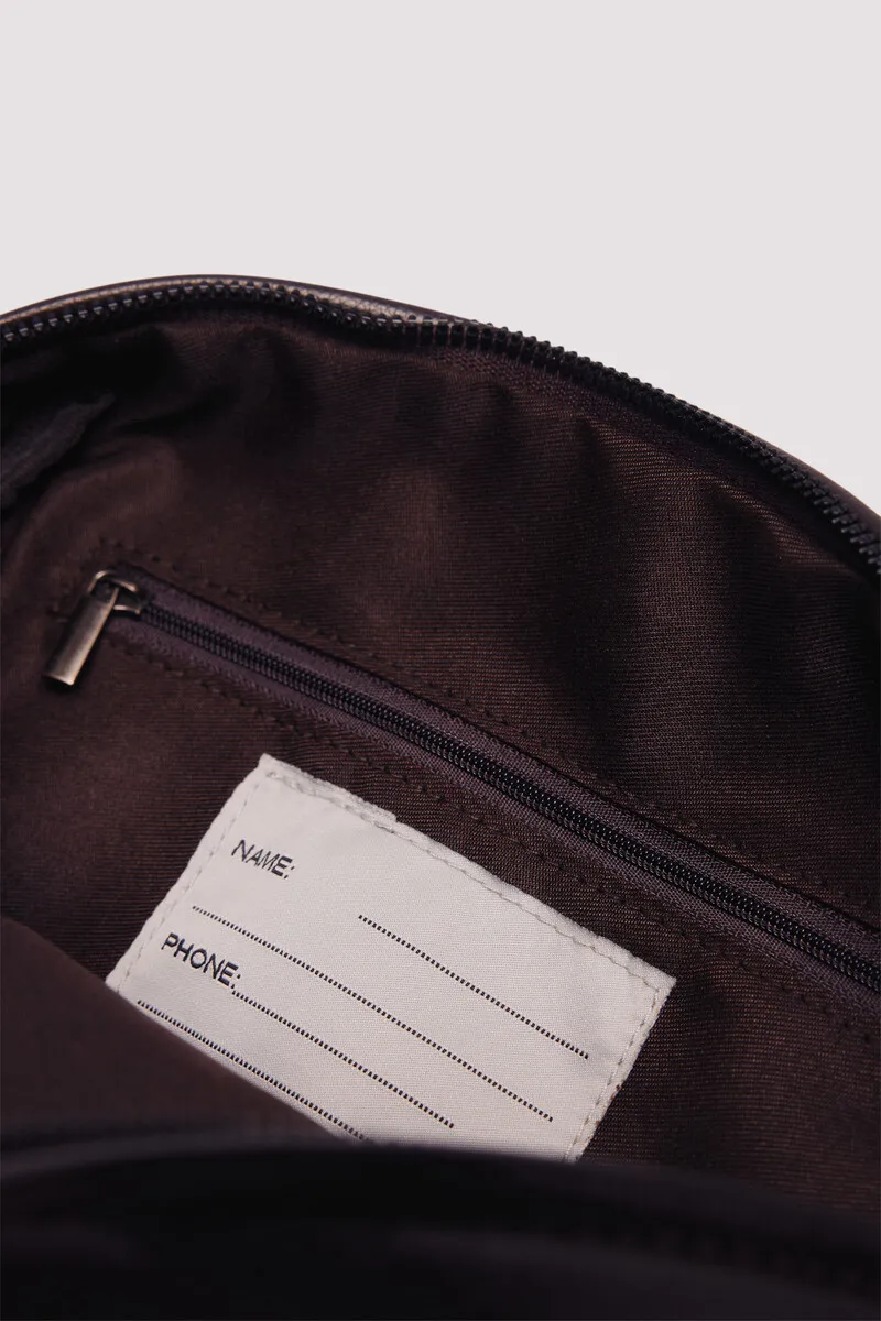 Casual brown leather effect toiletry bag